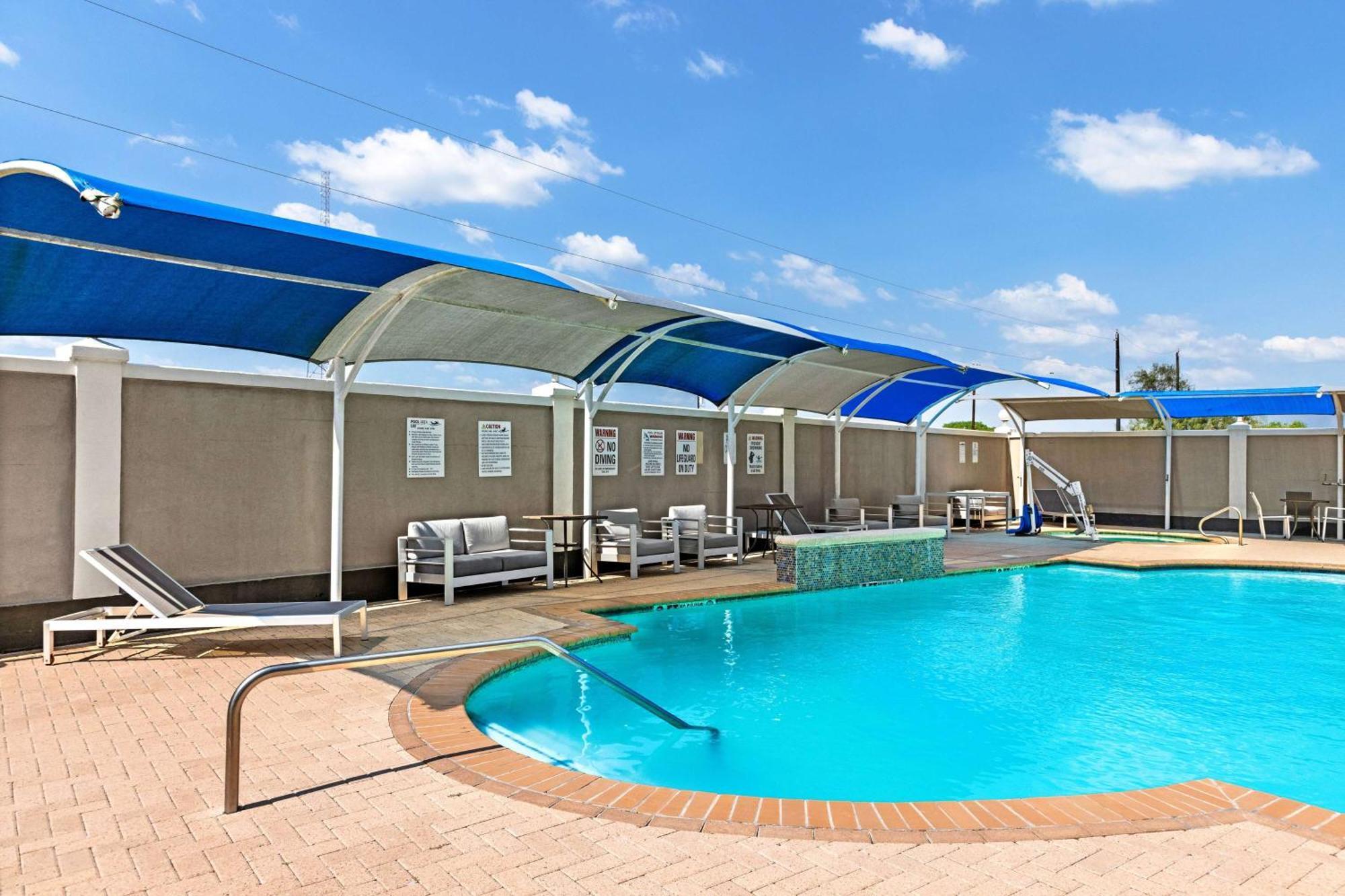 La Quinta Inn Suites By Wyndham Raymondville Harlingen Екстер'єр фото